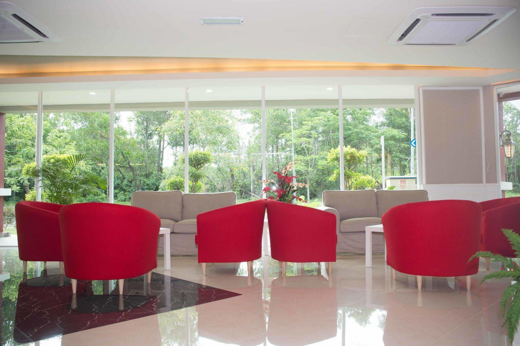 Qlassic Hotel Sepang Exteriér fotografie